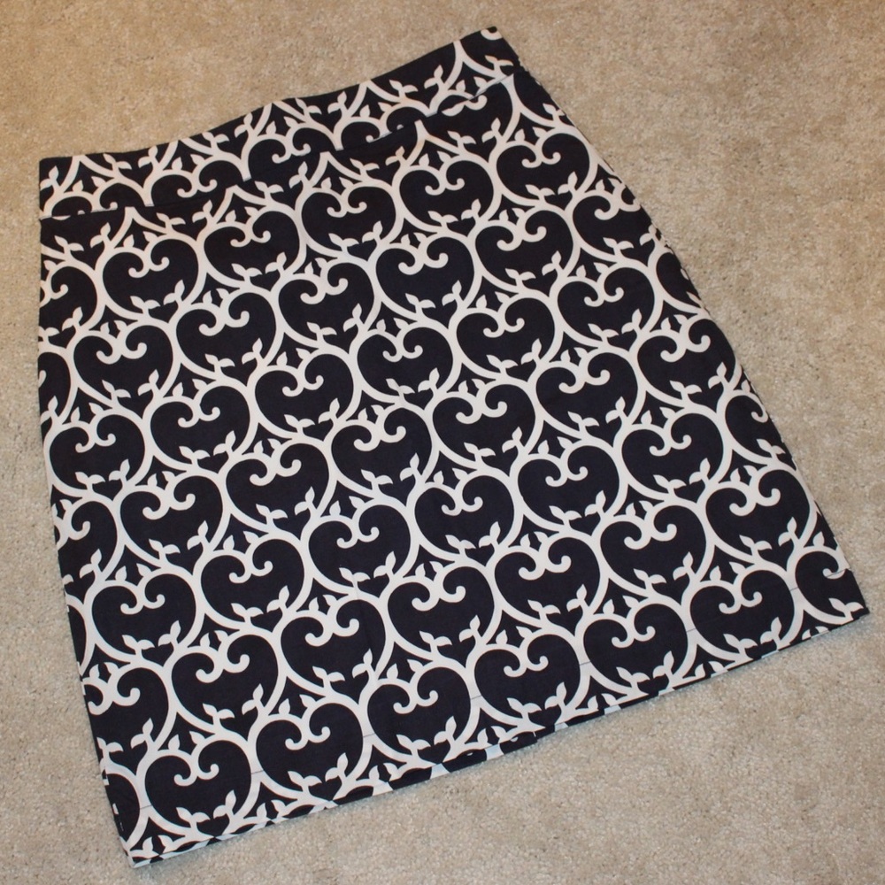 NWT Navy Pattern Straight Skirt - Bevello